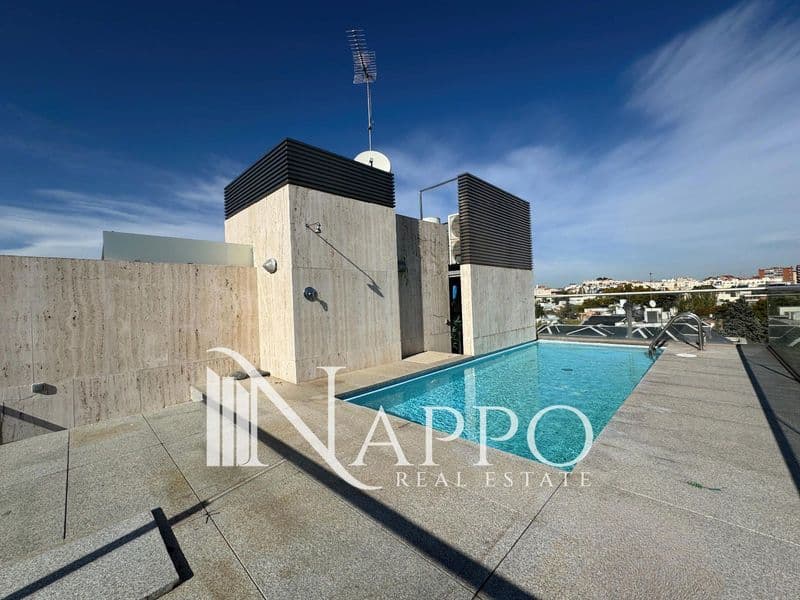 Exclusivo triplex https://media.mobiliagestion.es/Portals/inmonapporealestate/Images/4260/22516439-large.jpg